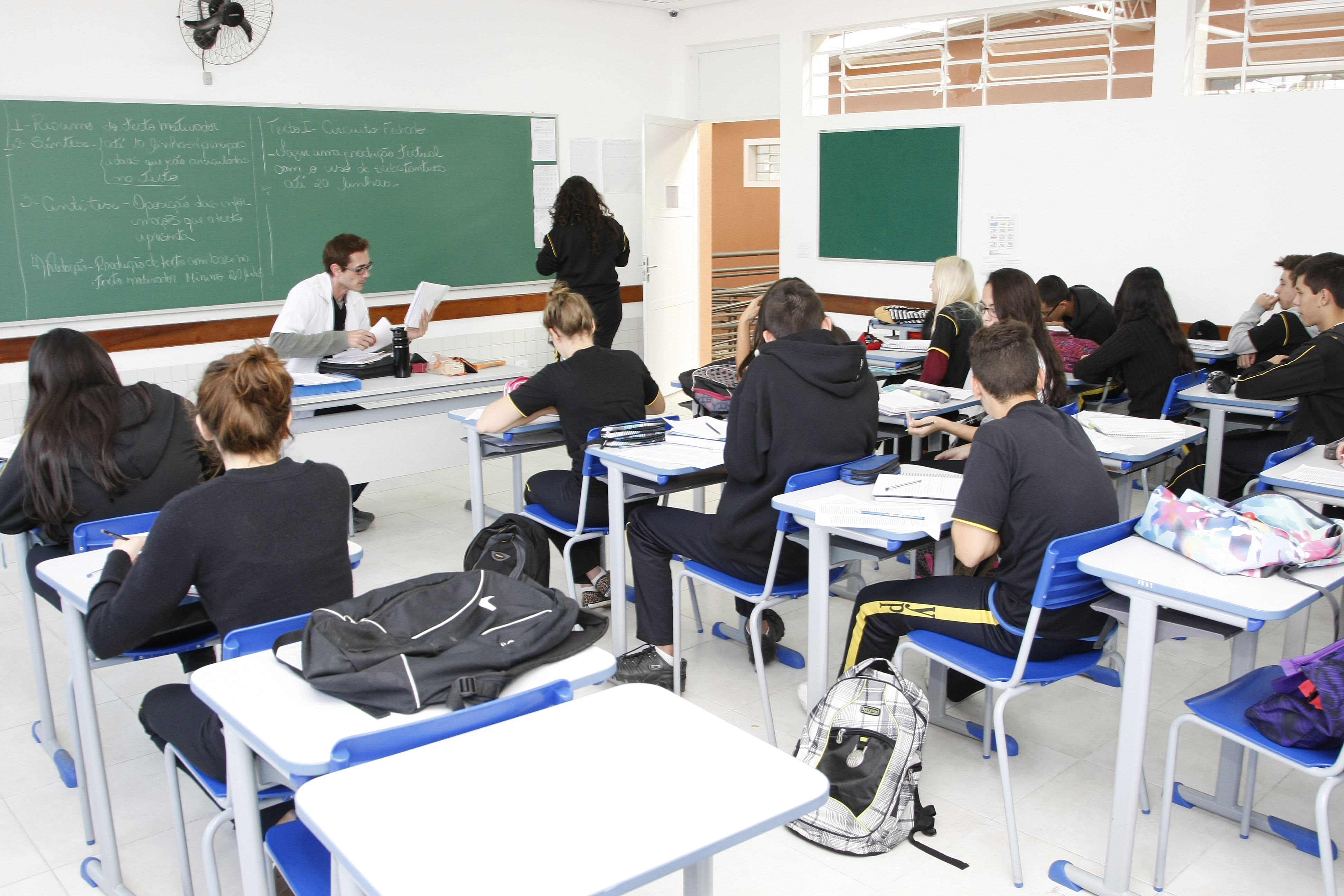 Sancionada lei que permite avanço do programa Mais Escolas Paraná